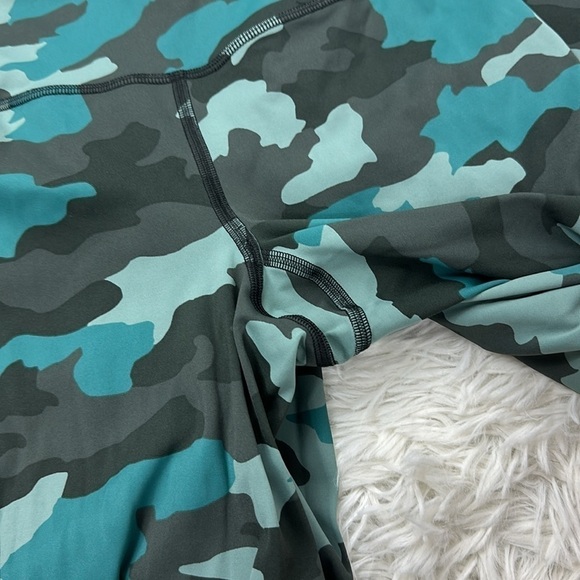 Lululemon Base Pace High-Rise Running Tight 25" Heritage 365 Camo Tidewater Teal - Picture 2 of 6